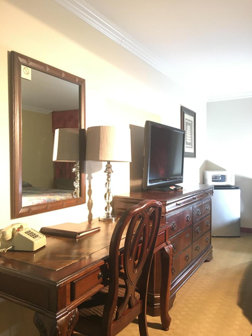 Acorn Motor Inn Oak Harbor Exterior foto
