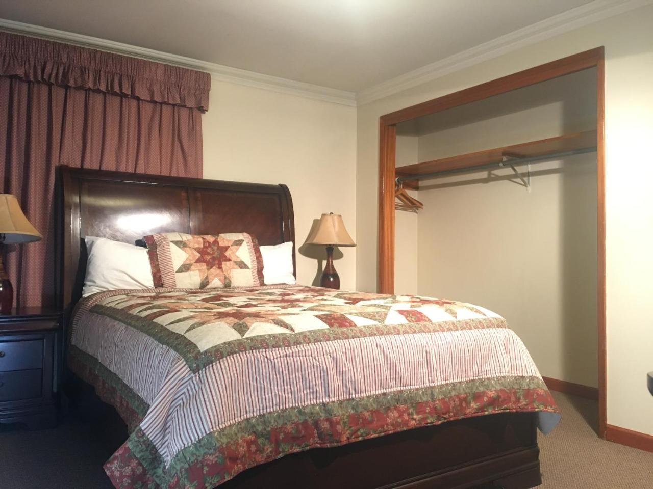 Acorn Motor Inn Oak Harbor Exterior foto
